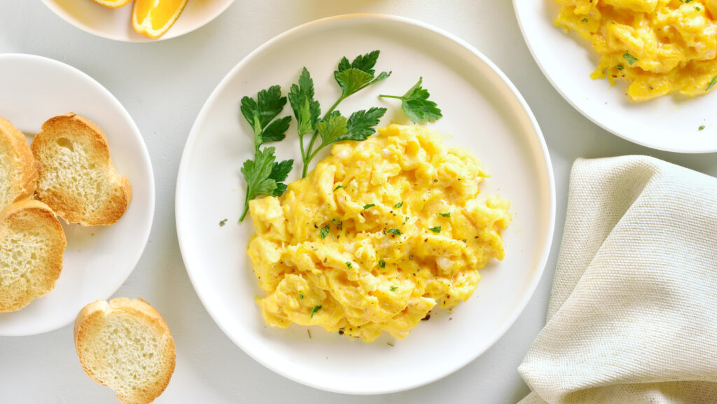 microwave scrambled eggs and veggies